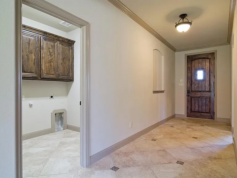 745 Shadow River Dr — Photo 2