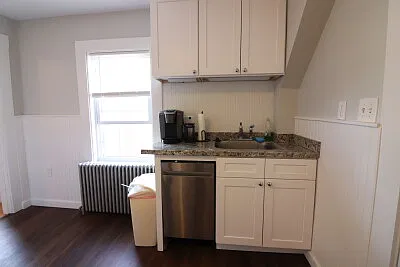3 bed, 9999 sqft, $3,295 — Photo 3