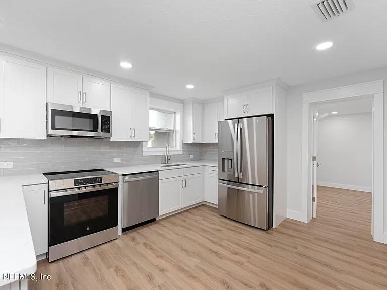 4308 Worth Dr E — Photo 9