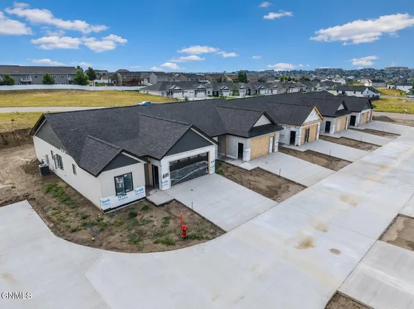 5625 Marble Dr, Bismarck, ND 58503
