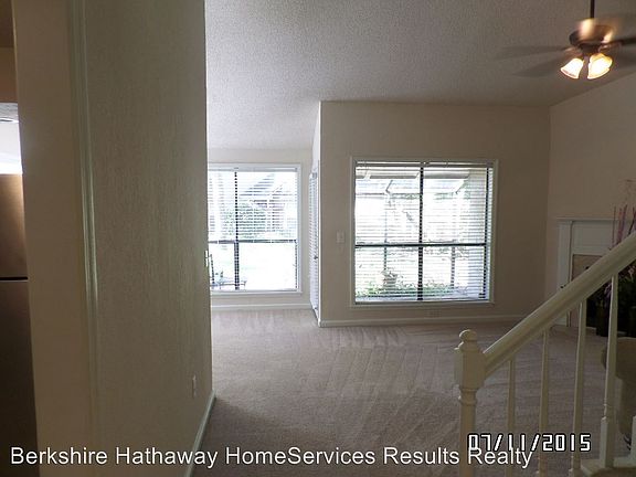 2nd image of 940 Douglas 140 Ave