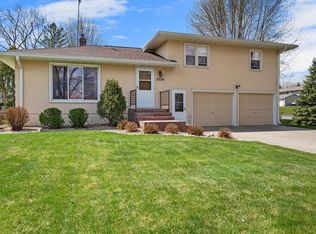 3309 Wren Ln, Eagan, MN 55121