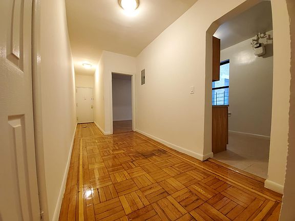 3rd image of 2690 University Ave APT 5C