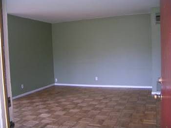 5th image of 207 S Scott Dr