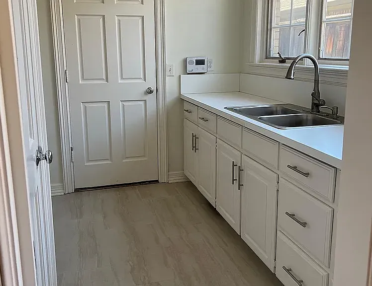 7022 Deloache Ave — Photo 11