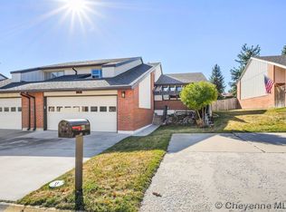211 Cascade Ave, Cheyenne, WY 82009