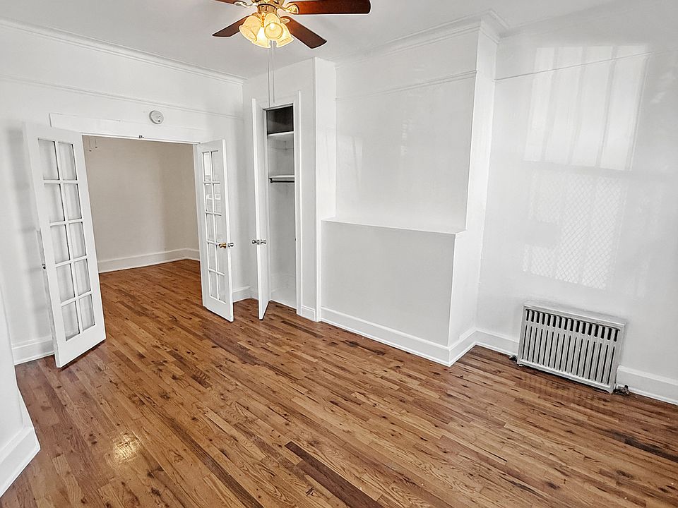 1st image of 146 30th St #2