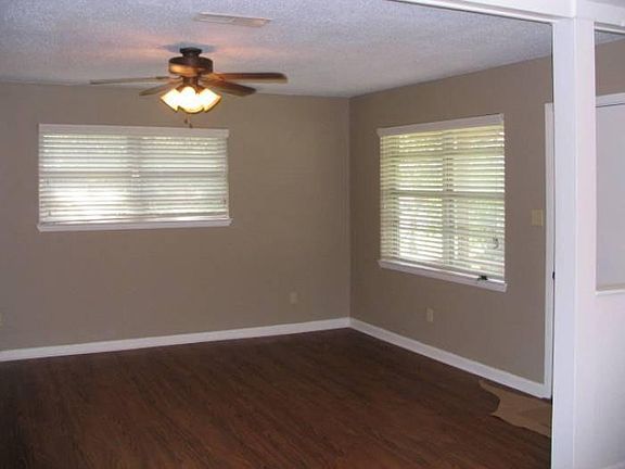 4th image of 2329 Heritage Dr