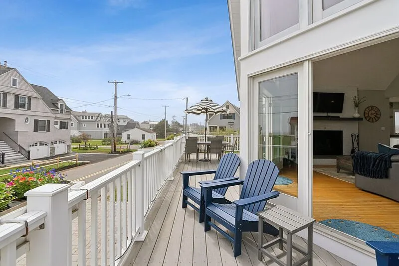 4 bed, 3.0 bath, 2478 sqft, $3,950 — Photo 4