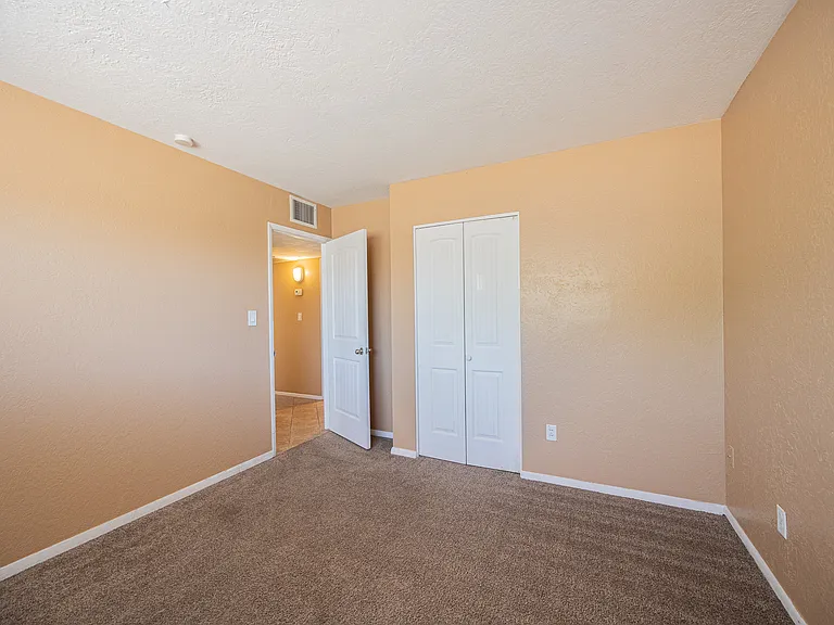 2130 W Cortez St — Photo 16
