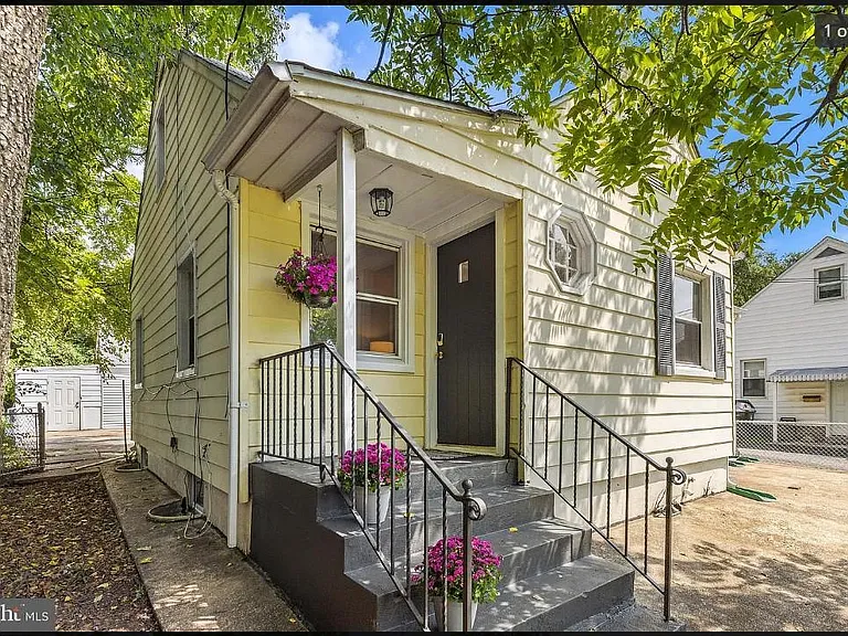 4808 Delaware St — Photo 1