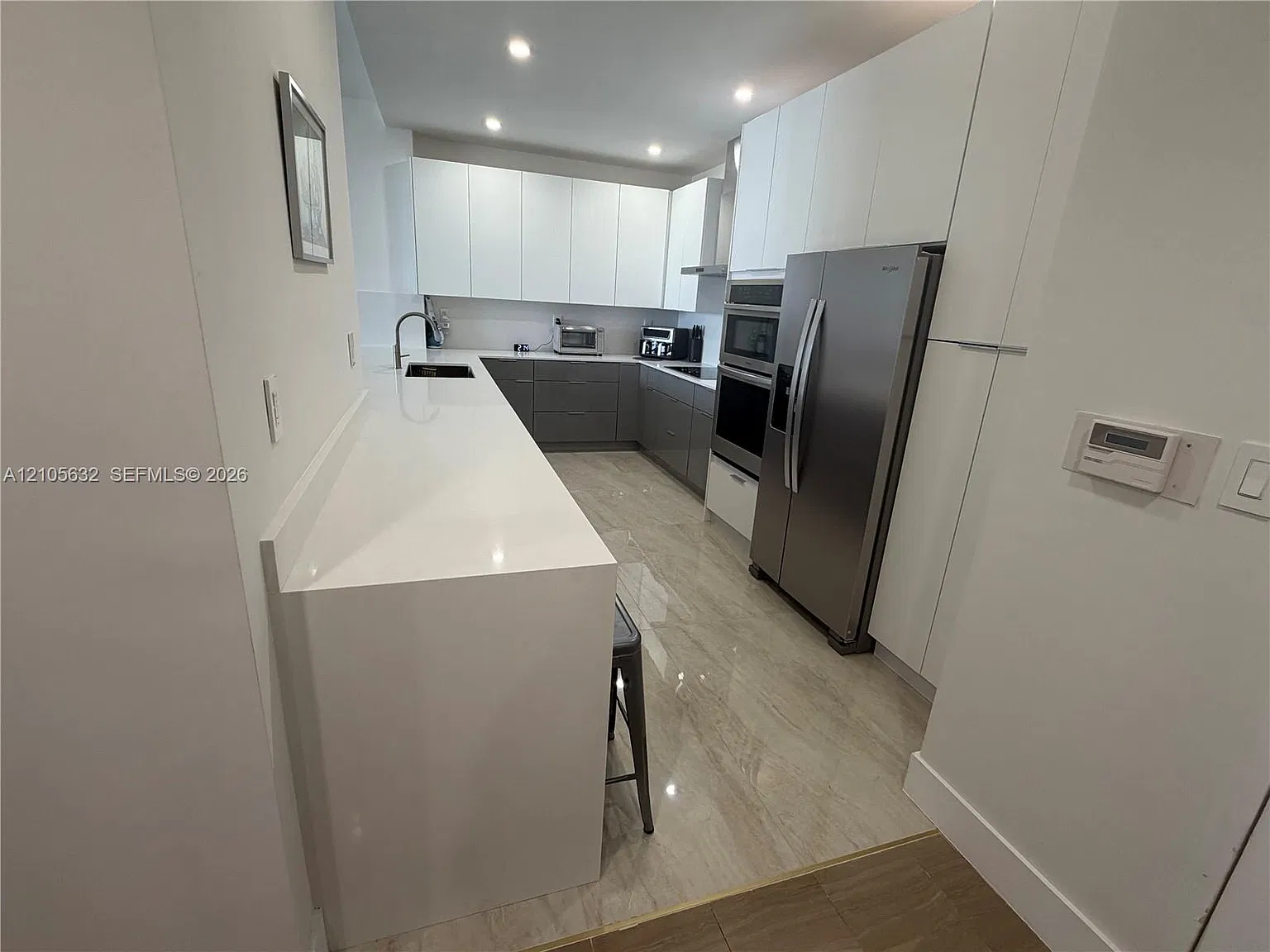 251 Crandon Blvd — Photo 2
