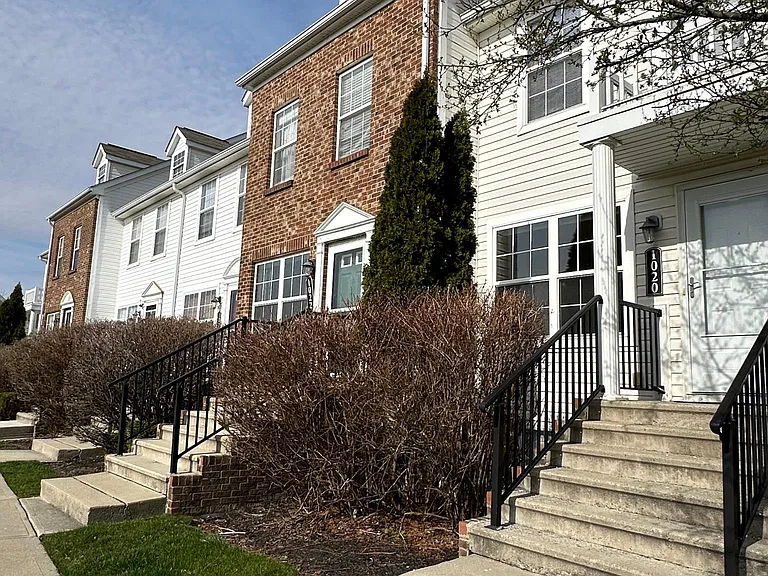 1020 Hartford Village Blvd — Photo 25