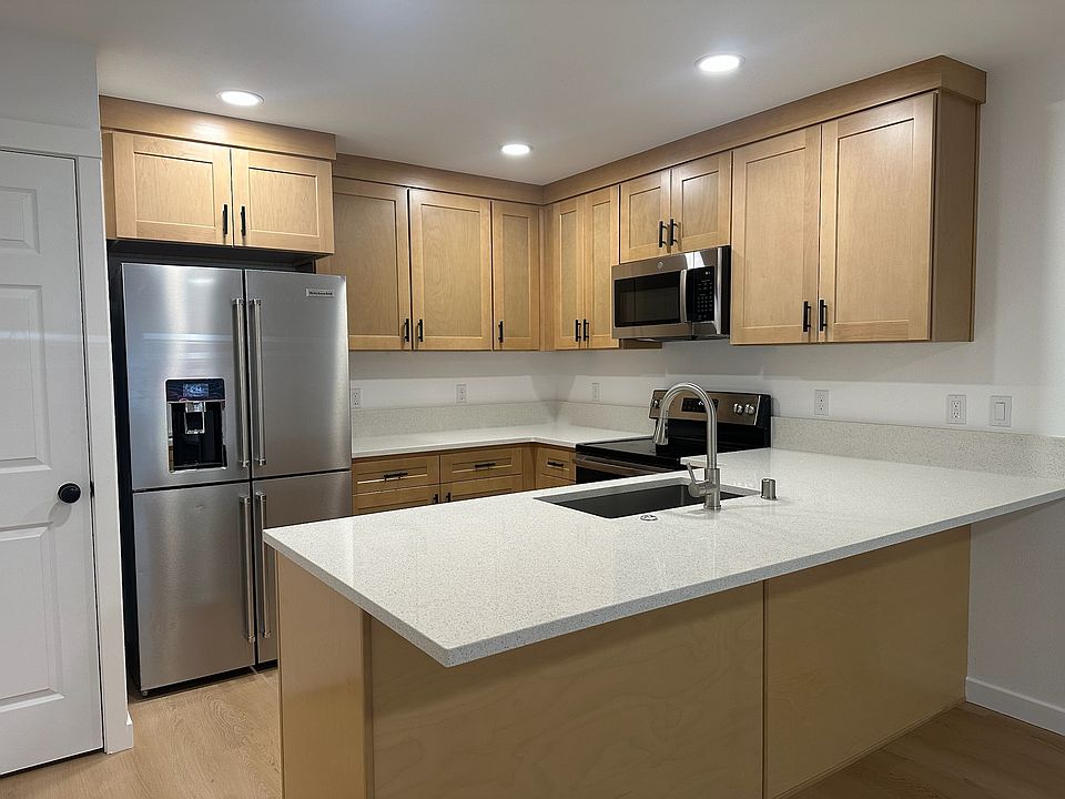 1st image of 84 NW 14th Pl #84