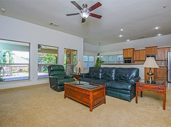 4th image of 252 Barkley Dr