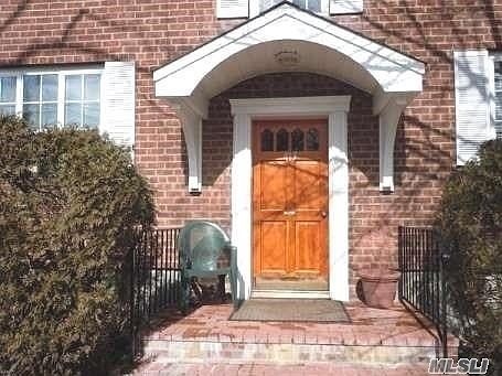 1st image of 52 Nathan Hale Dr