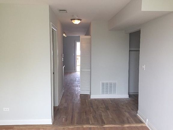 4th image of 1646 N Fairfield Ave APT 3