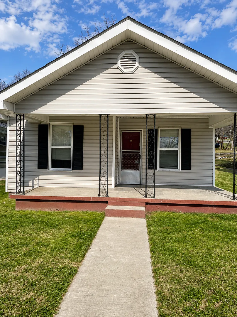 Updated 2 Bedroom Home Just Minutes from Downtown Chattanooga! — Photo 1