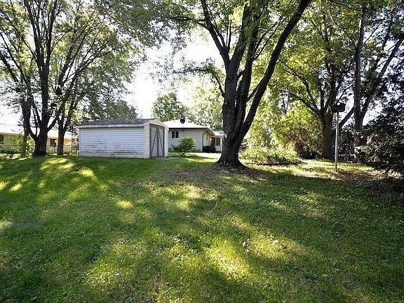 3rd image of 36634 Meadow Dr