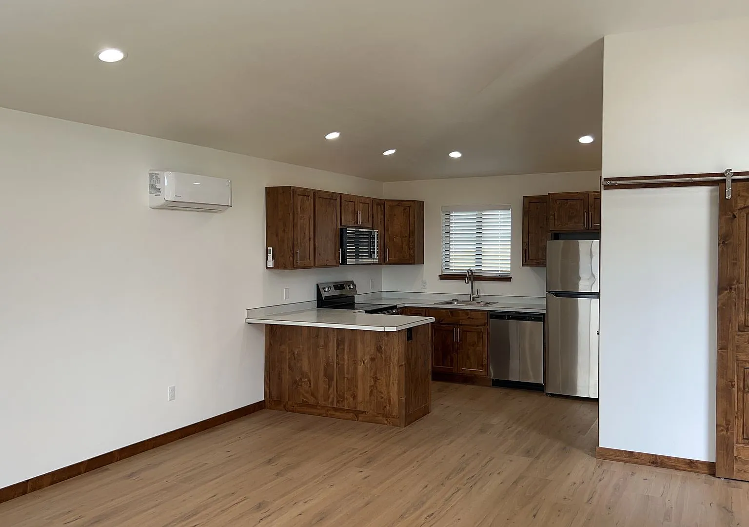 Brand-New 1 Bedroom / 1 Bathroom Home — Photo 3