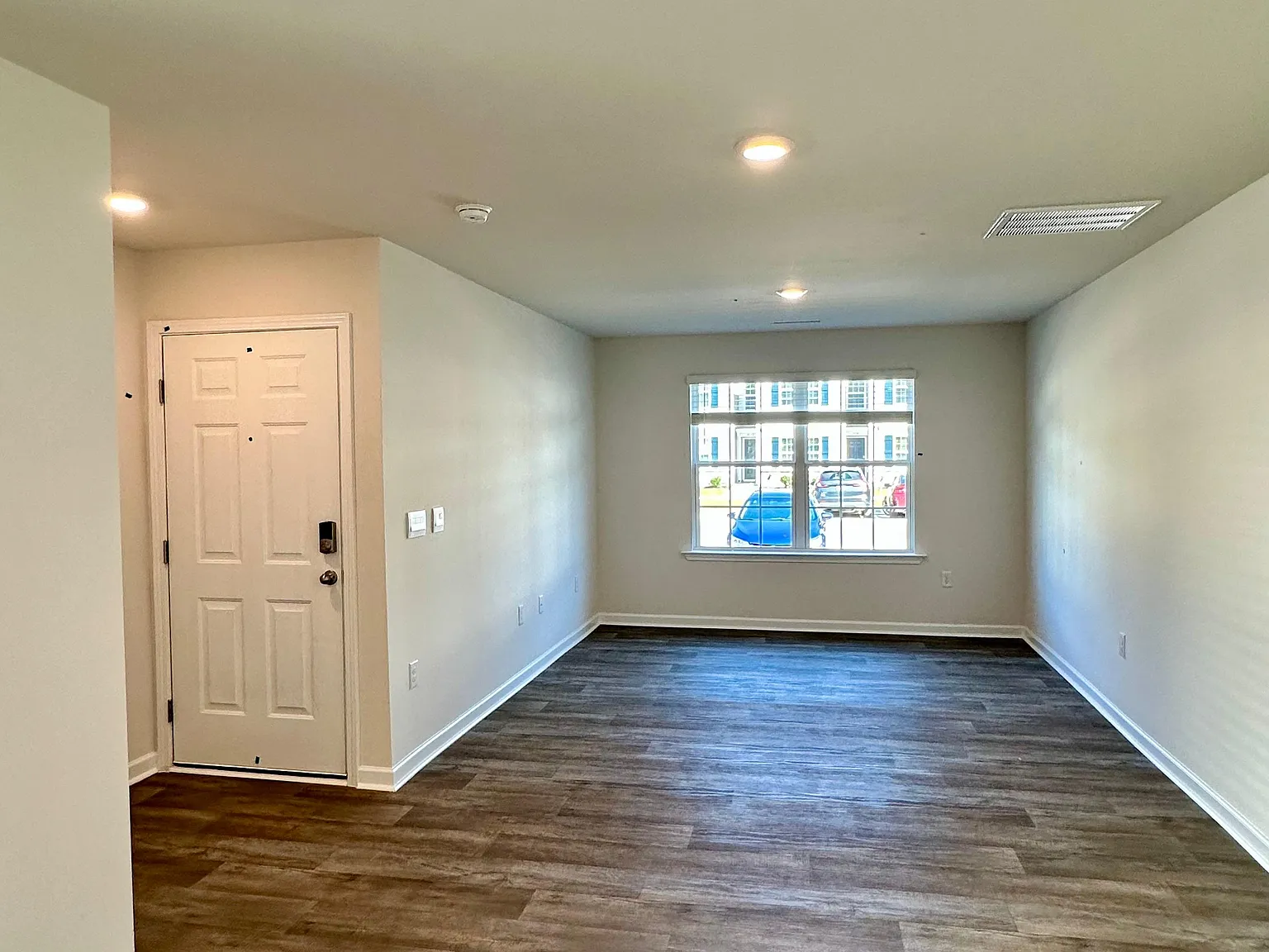 3 bed, 2.5 bath, 1510 sqft, $1,850 — Photo 2