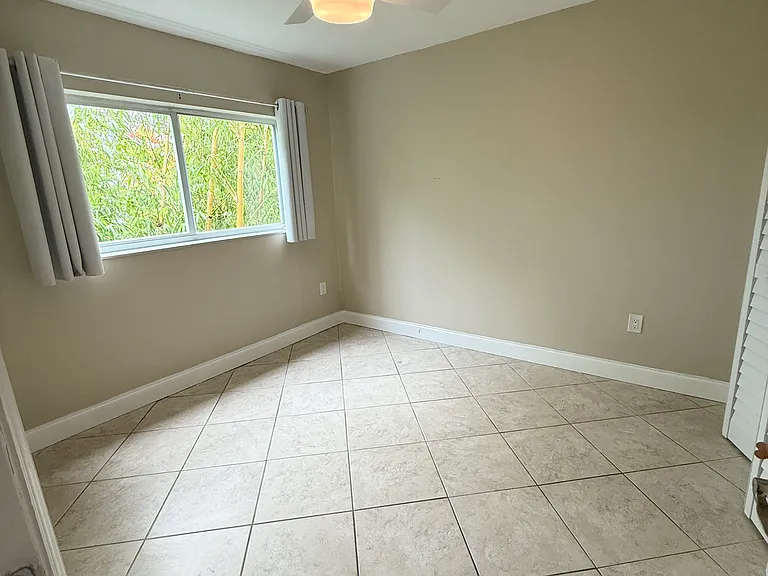 2920 SW 28th St #407 — Photo 7