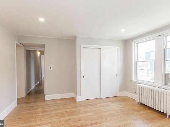 5th image of 1600 W 10th St