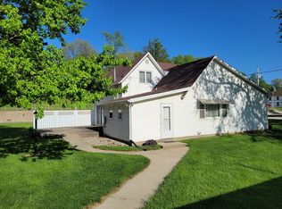 407 N 5th St, Guthrie Center, IA 50115