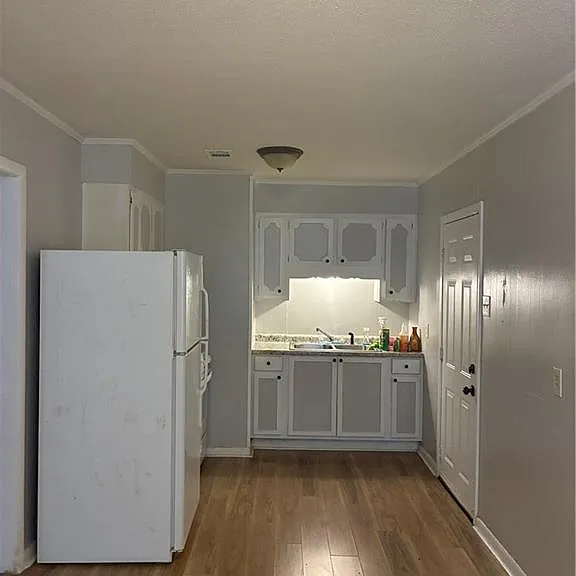 459 Charleston St — Photo 2