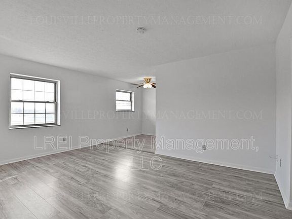3rd image of 3409 Prestwood Dr #5