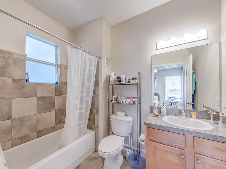 117 NW 12th Ter #14 — Photo 5