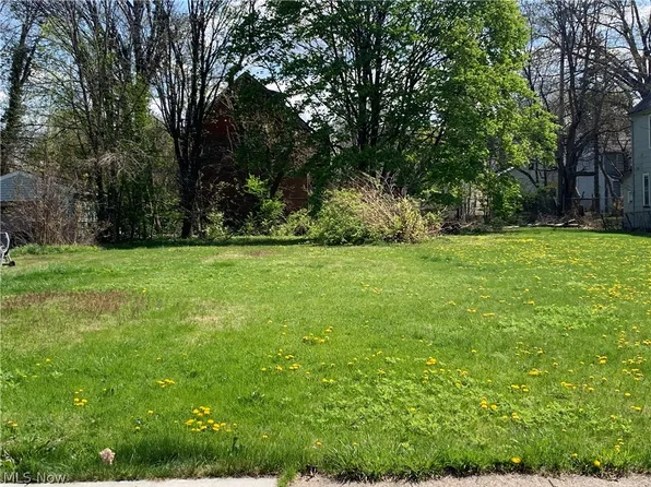 2289 E 87th St, Cleveland, OH 44106