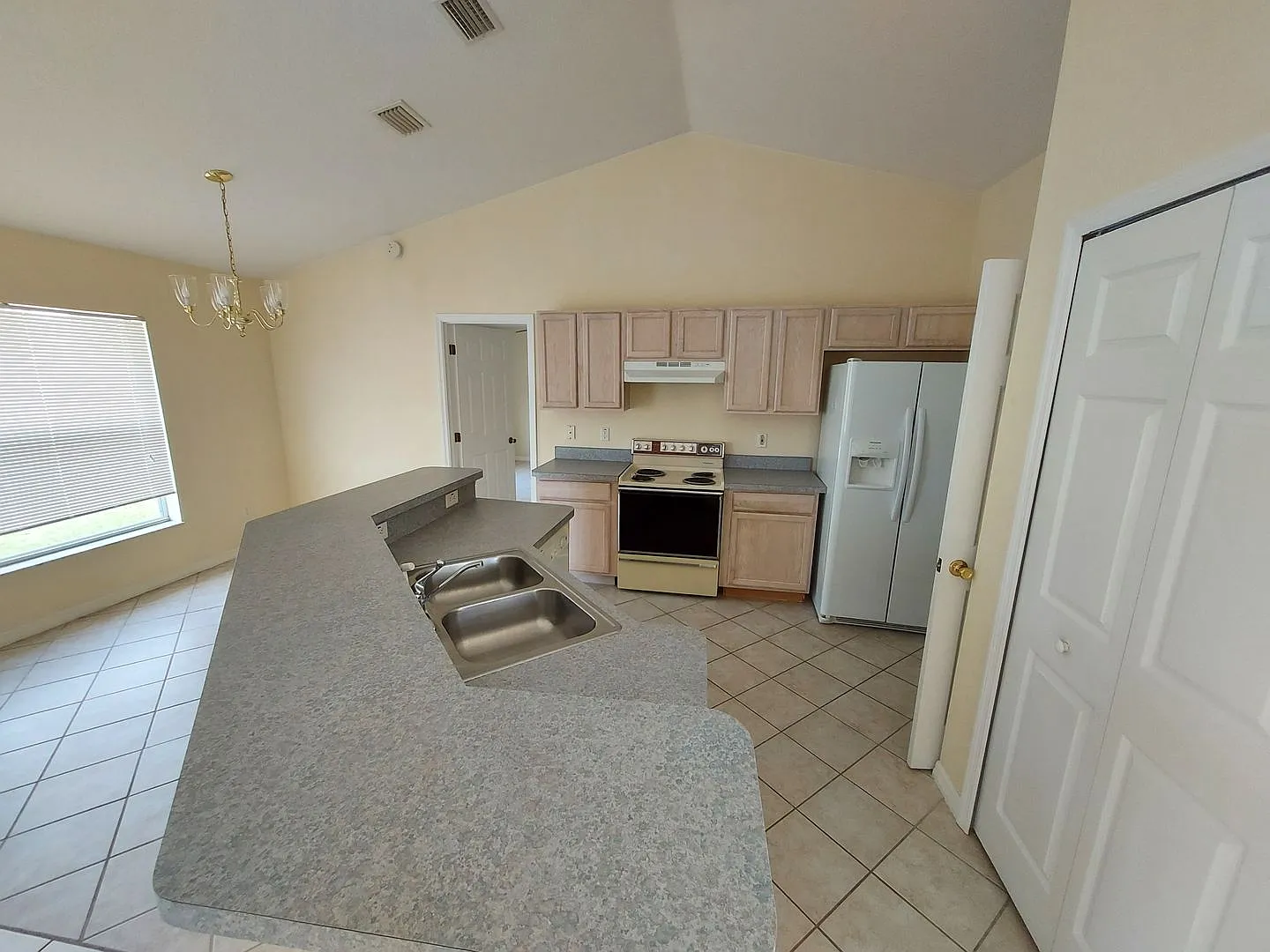 130 Juniper Loop Circle — Photo 4