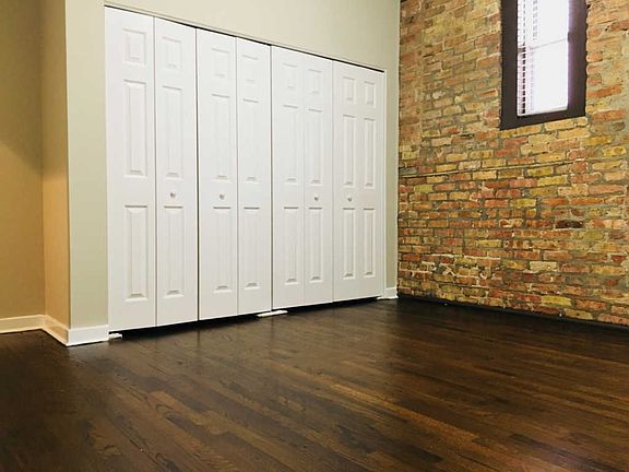 4th image of 3442 N Elaine Pl APT 2R
