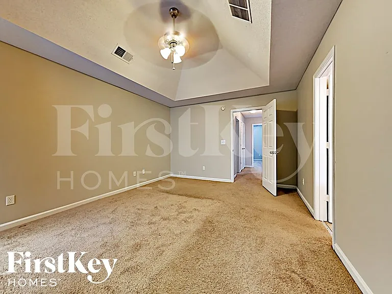 1116 Berkshire Cir — Photo 12