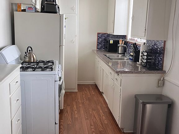 5th image of 6939 Fulton Ave APT 2