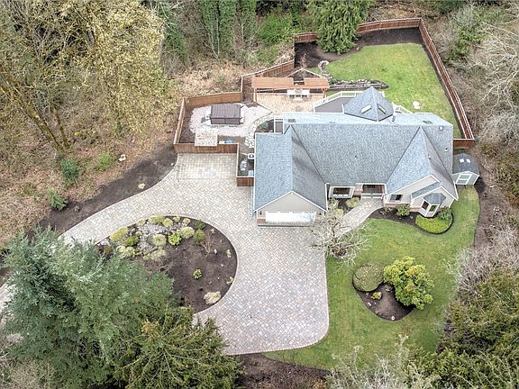 3rd image of 23500 NE 184th St