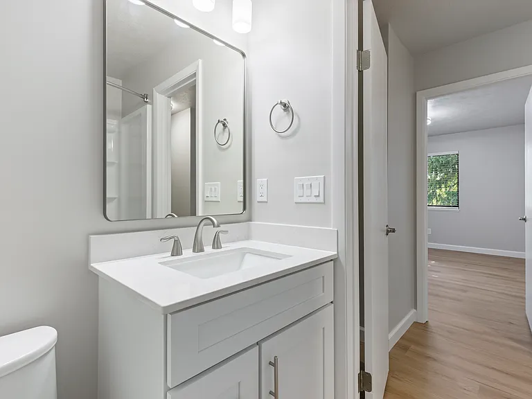 upstairs hall bath