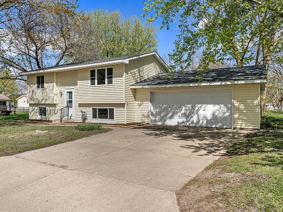 1st image of 2333 4th Ave NW