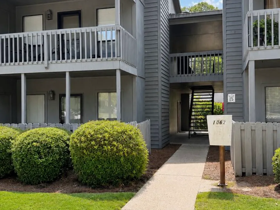 1862 Tryon Dr #2