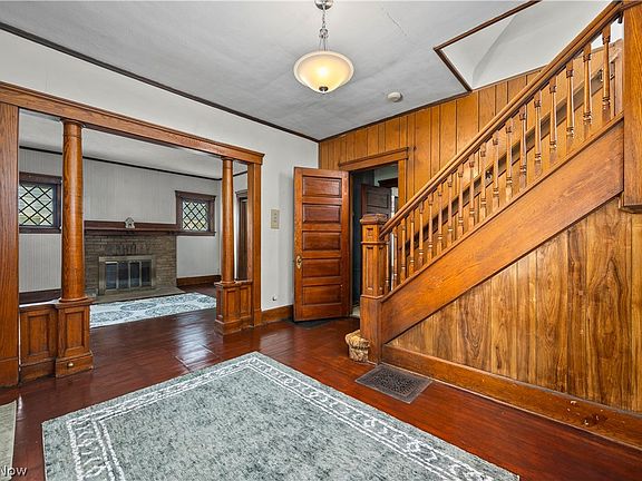 4th image of 1820 E 32nd St