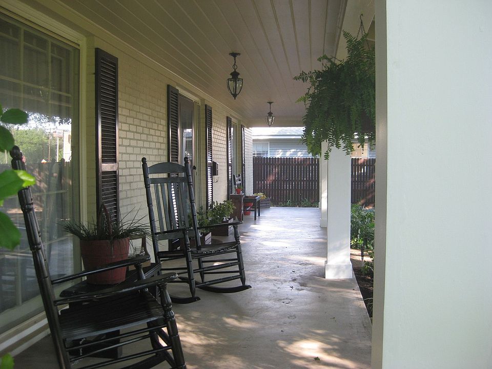 2nd image of 404 N 39th St