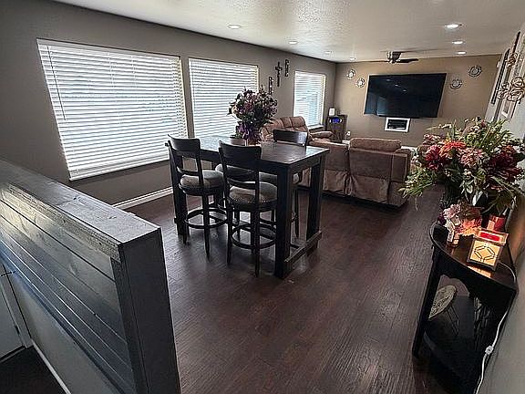 4th image of 710 Maple Grove Rd