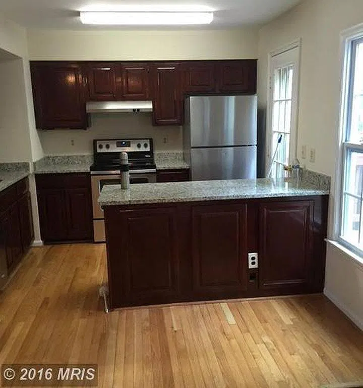 3 bed, 3.5 bath, 1574 sqft, $3,100 — Photo 2