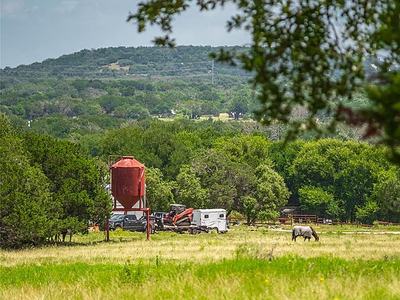 5th image of 301 Blessing Ranch Rd