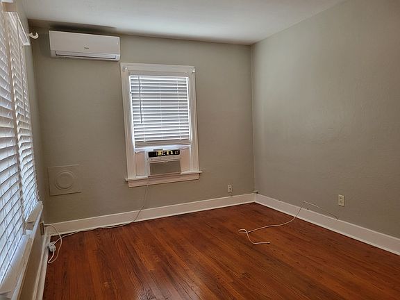 3rd image of 460 13th Ave N APT 2