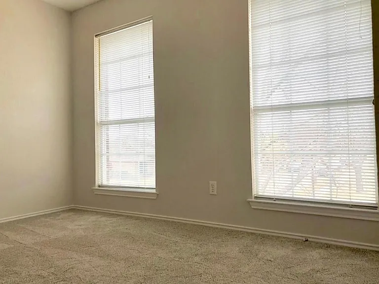 11112 Newport Dr — Photo 38