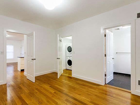 5th image of 157 Sussex St #1