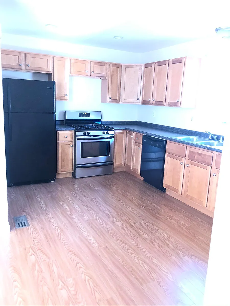 Building Photo - 539A Admiral St #1