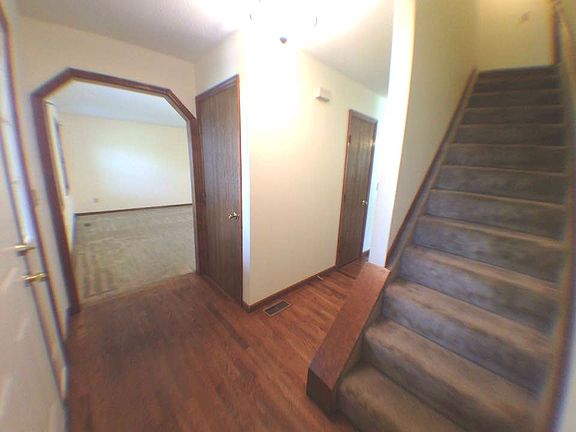 3rd image of 5832 Mill Crest Ct